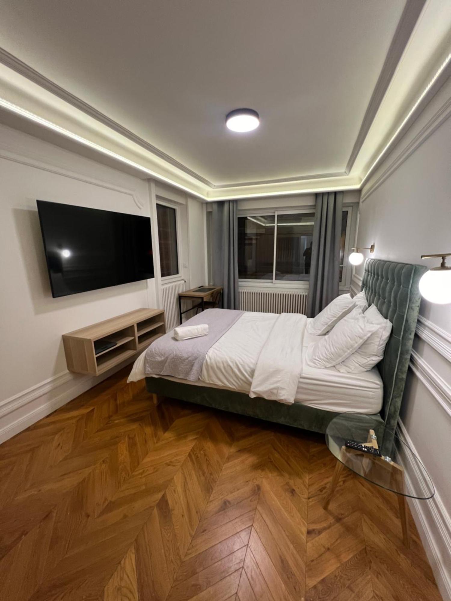 Private Apartments - Champs-Elysees Paris Luaran gambar